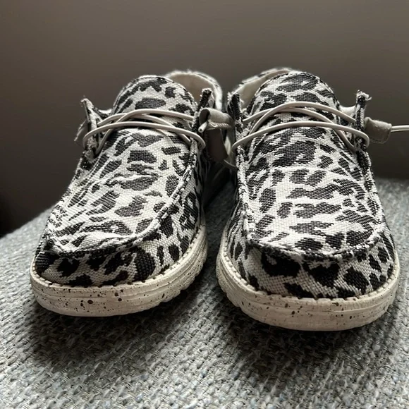 Hey Dude Womens Wendy Slip On Loafer Shoes Grey Cheetah - Picture 7 of 10